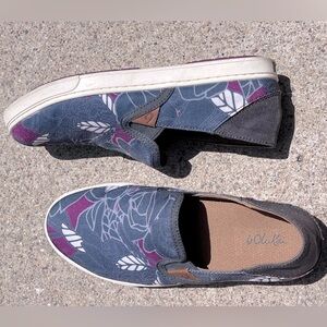 NEW Olukai Womens Breathable Slip On - Size 6